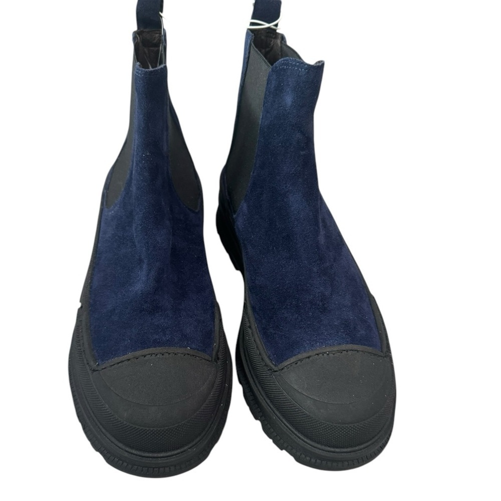 LIFE Italian Lug Navy Blue Leather Ankle Women Boots Size 7.5